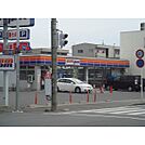 コンビニ「ファミリーマート津新町店まで1131ｍ」