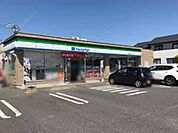 コンビニ「ファミリーマート芸濃グリーンローまで1103ｍ」