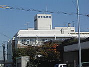 病院「津生協病院まで931ｍ」