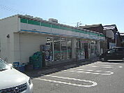 コンビニ「ファミリーマート津乙部店まで594ｍ」