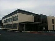 役所「津市一志庁舎まで1307ｍ」