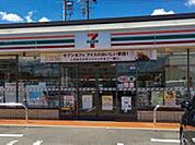 コンビニ「セブンイレブン津市幸町店まで1269ｍ」