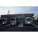 コンビニ「ファミリーマート津栗真中山店まで1071ｍ」