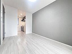 ラ・トレフル 203 2階1LDKのリビング/ダイニング