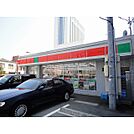 コンビニ「サンクス四日市西浜田店まで131ｍ」