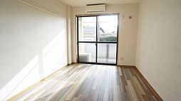 ＫＯＭＯ 105 1階ワンルームのリビング/ダイニング