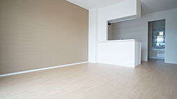 メゾン・ド・リアン 101 1階1LDKのリビング/ダイニング