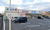 ドラックストア「ウエルシア四日市蒔田店まで784ｍ」