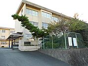 小学校「四日市市立下野小学校まで1641ｍ」