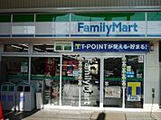 コンビニ「ファミリーマート四日市川島店まで417ｍ」