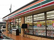 コンビニ「セブンイレブン四日市下之宮町店まで511ｍ」