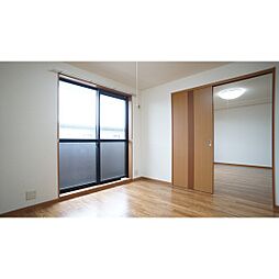 ピアリー 207 2階1LDKのリビング/ダイニング