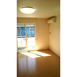 エレガント 102 1階ワンルームの寝室