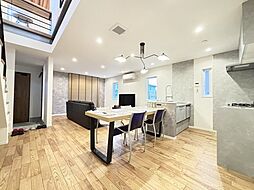 鈴鹿市磯山2丁目貸家 3SLDKのリビング/ダイニング