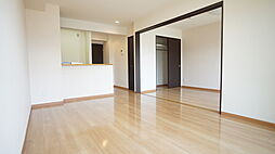 グランドパレス 202 2階2LDKのリビング/ダイニング