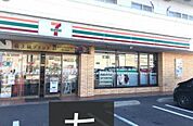 コンビニ「セブンイレブン亀山東御幸町店まで1456ｍ」