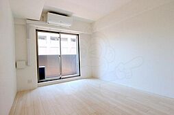 クリスタルグランツ京都西大路 6階1Kのリビング/ダイニング