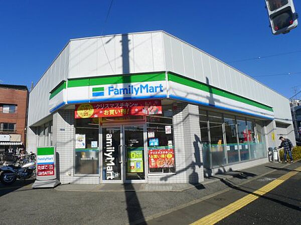 画像11:【コンビニエンスストア】ファミリーマート 十条仲原三丁目店まで234ｍ