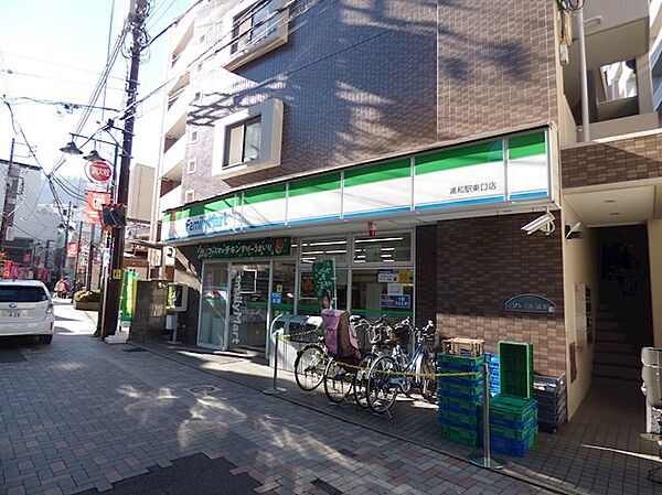 画像15:ファミリーマート 浦和駅東口店（185m）