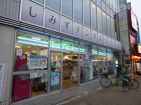 画像17:ファミリーマート 北浦和駅西口店（382m）