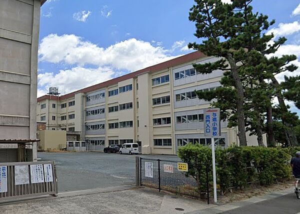 画像9:浜松市立与進小学校