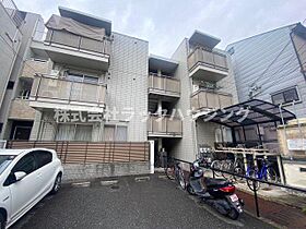 大阪府寝屋川市池田本町（賃貸アパート1K・3階・23.64㎡） その1