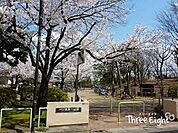一ツ家第一公園 徒歩16分。 1240m