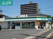 ファミリーマート伊福四丁目店 571m