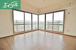 ファミールタワープラザ岡山 26階3LDKのリビング/ダイニング