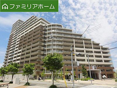 外観:2010年1月建築・ペット飼育可能なオートロックマンション♪共用部分には、温泉施設、ゲスト宿泊ルームなど、多彩な共用施設が充実の日々を演出してくれます。 外観:2010年1月建築・ペット飼育可能なオートロックマンション♪共用部分には、温泉施設、ゲスト宿泊ルームなど、多彩な共用施設が充実の日々を演出してくれます。