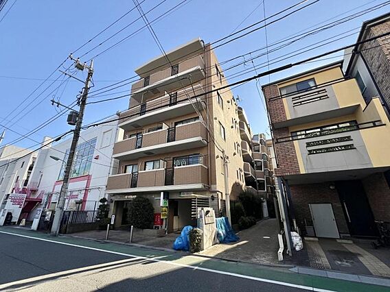 【外観】　空へ...
