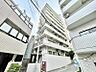 外観：【外観】　都市の利便性と落ち着きを両立する外観デザイン。暮らしの舞台にふさわしい品格があります。