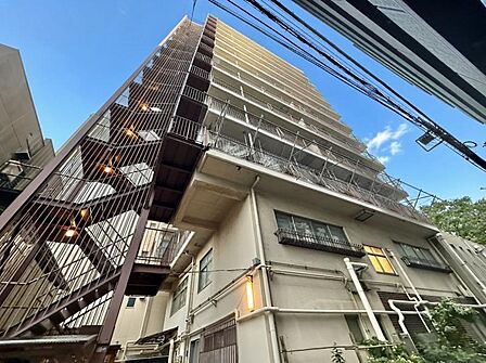 【外観】住まう誇りを再確認させる堂々たる風格。