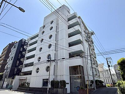外観：【外観】住まいとしての品格を感じさせる佇まい。