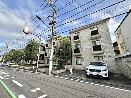【外観】訪れる人を優しく迎え入れるような、温かみと気品のある表情。
