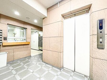 【エレベーター】 しっかりと管理が行き届いており、いつも共用部は綺麗に保たれています