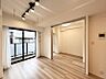 リビング/ダイニング：【LDK：9.1帖】落ち着いた色合いの内装で、居心地の良い空間を演出。