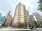 【外観】洗練された街に溶け込む外観。都市の中で、心地よい暮らしを支える存在です。