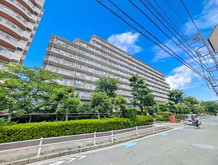 【外観】 清潔感のあるシンプルな外観が魅力的な物件です。
