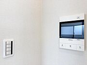 【設備】　快適な暮らしをサポートするTVモニターホン付きです。
