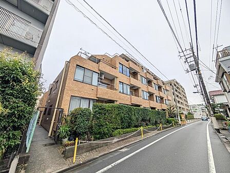 【外観】 清潔感のあるシンプルな外観が魅力的な物件です。