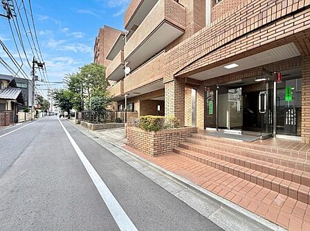 【エントランス】ゆとりのあるエントランス