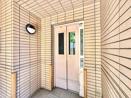 【エレベーター】 しっかりと管理が行き届いており、いつも共用部は綺麗に保たれています