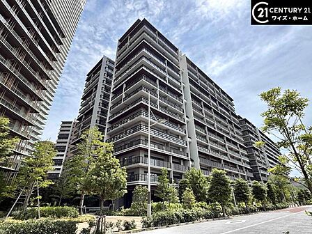 【外観】洗練された街に溶け込む外観。都市の中で、心地よい暮らしを支える存在です。