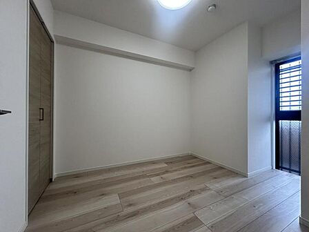 【洋室:6.2帖】ゆったりとくつろげる洋室空間です。