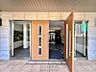 エントランス：【エントランス】訪れる人を穏やかに迎え入れる空間。