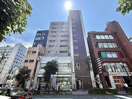 【外観】周囲と調和しつつも品の良さが際立つ外観。