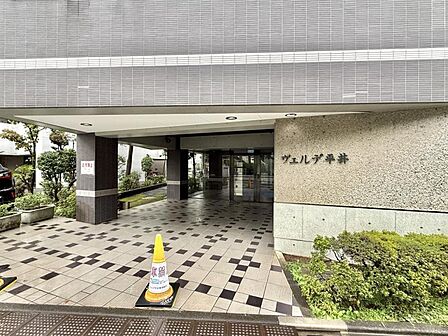 【エントランス】住まいの顔となるエントランス空間です。