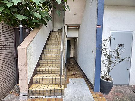 住まいの顔ともいえるエントランスは、上品で洗練された印象に仕上がっています。