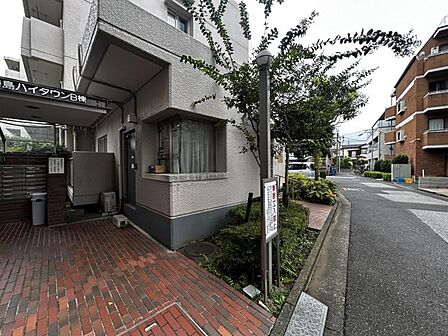 【エントランス】綺麗に整備されたエントランスです。